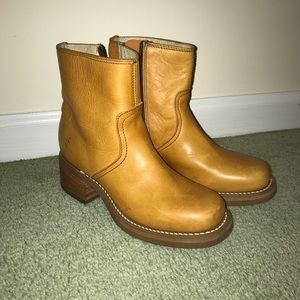 Vintage Frye 6 campus boot NEVER WORN!!! Yellow
